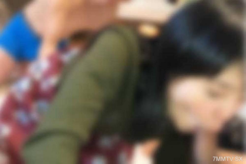 [無碼]fc2-ppv 4772619 ※數量限定300pt※【素人個撮】【３P】實踐記錄！！激烈！！簡單♪0元就能見面！！安心・安全・最強的交友就在M◯C2♪ | FC2內容市場