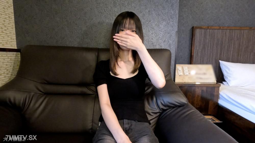 [無碼]fc2-ppv 4721502 【素人初撮り・本編顔出し】かのん(18) 165cm42kg的纖細D罩杯，超可愛。在內射之前和之後用宮頸鏡打開陰道進行觀察，讓她朗讀小說並使用震動棒刺激，還讓中年男子舔肛門。