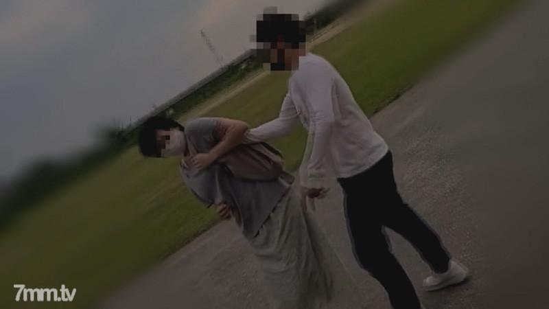[無碼]fc2-ppv 2930906 [個人] 午後公寓老婆不期而遇。天還亮著的時候，我在立交橋下強奸了我的喉嚨後部，然後在隔壁有一個孩子的房間裡用一根陌生人的棍子高潮了。我把它裸著扔在陽台上。 FC2-PPV-2930906
