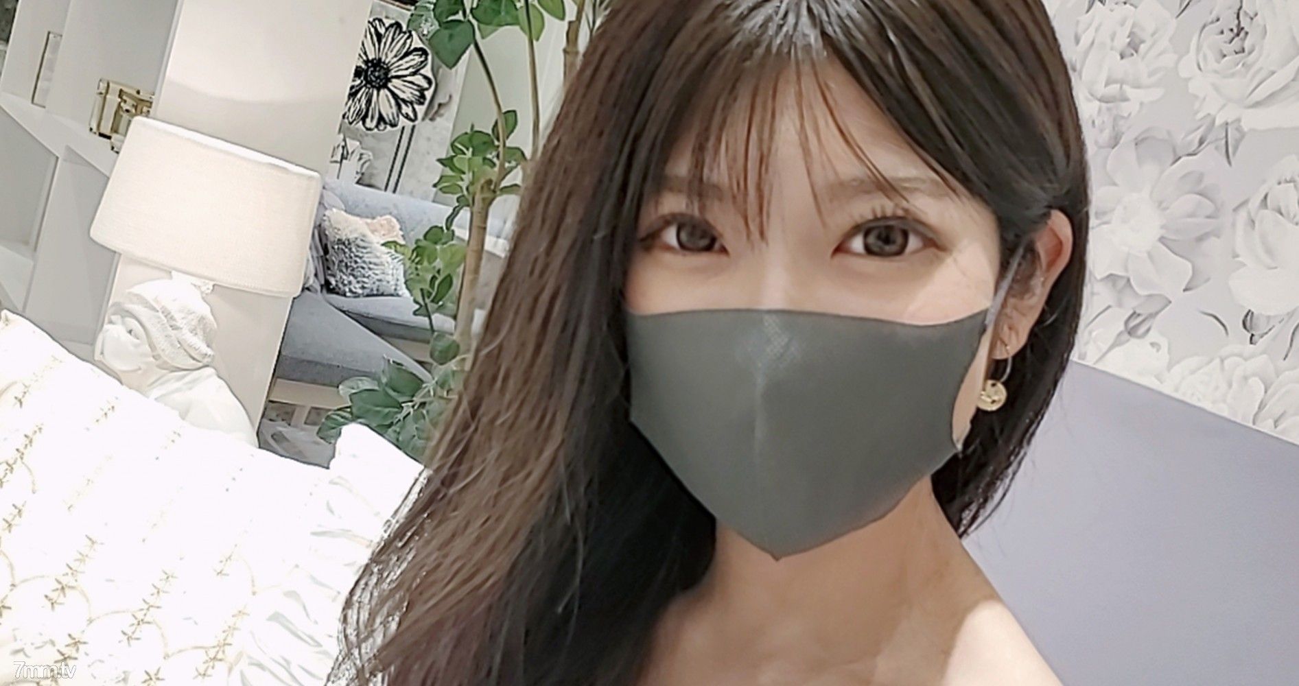 [無碼]fc2-ppv 1946644 第一槍！ ！數量有限！在著迷的 Fcup 美女豐滿身體餡餅！ ！沒想到會這麼多...（口交場景出場）FC2-PPV-1946644