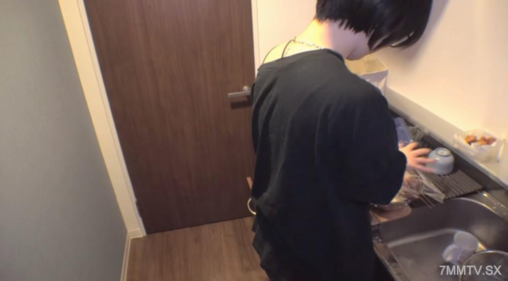 [無碼]fc2-ppv 4842726 【對不起，男朋友】今天我去他家玩，他正為男朋友做便當，我覺得干擾他覺得想做愛，於是就當場發生了。| FC2電子市場